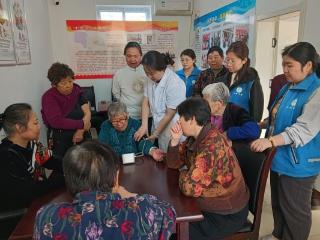 济宁市任城区南张街道李楼社区开展“健康进网格·关爱暖人心”志愿服务活动