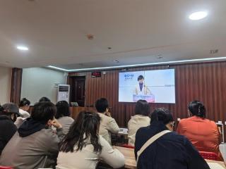 济宁市任城区济阳街道草桥口社区开展“十百千”妇女心理健康关爱讲座