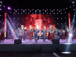 彝韵满村晚 好戏待君来