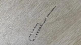 手机被远程控制，20万元随时可能被转走，一根回形针“立大功”