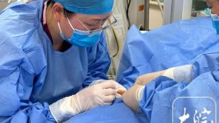 亳州550克重超早产儿被成功置入“发丝级”PICC导管