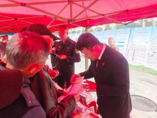 德兴法院开展平安建设宣传活动