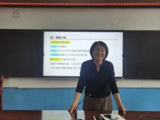 济南市莱芜第一中学初中部（鲁矿中学）教师孙雪芹：三尺讲台守初心 卅载耕耘育桃李