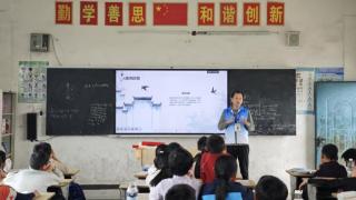 非遗导师朱细胜走进下埠集中心学校讲授毛笔文化