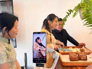 合肥市庐阳区：“村播”上新 ，这个直播间不仅“带货”，还是服务群众的“新窗口”