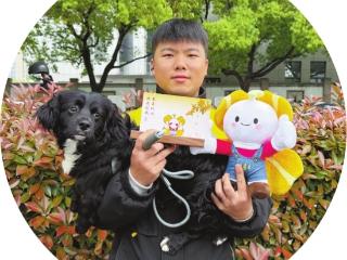 第一时间报警 第一时间智救 外卖小哥深夜救下溺水者