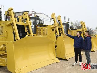 “张家口造”工程机械服务雄安建设