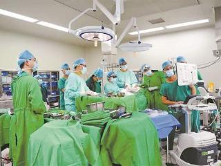海峡两岸院士联手完成高难度活体肝移植手术