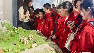 石家庄市育才小学师生开展防震减灾科普安全体验活动