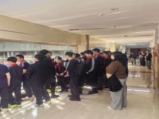 石家庄第二外国语学校学生走进君乐宝乳业集团开展社会实践