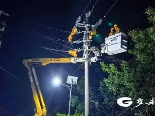 南方电网普安供电局“挑灯夜战”完成自动化开关工程 10千伏龙石线供电可靠性大幅提升
