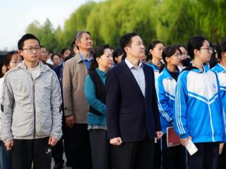 济南市莱芜第一中学：国旗下的青春誓言