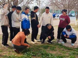 石家庄装备制造学校开展“胜日寻芳”校园文化走读活动