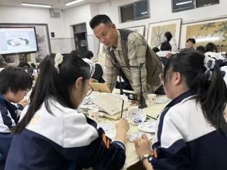 石家庄市第四十五中学国画社举行陶瓷绘画主题活动