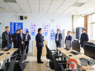 枣庄科技职业学院党委书记谢宝华和党委副书记、院长闵祥寨带队调研学校重点项目