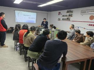 啡香暖邻里 技艺润生活——永青社区开展咖啡拉花课堂活动