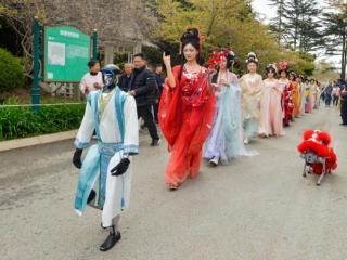 云裳漫卷太平山 国潮燃动碧海间 第六届太平山索道空中汉服秀华美启幕