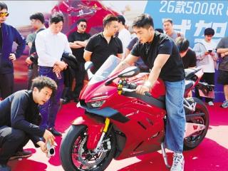 张雪机车受追捧