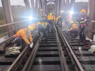 湘西铁路大动脉上的“攻坚战”