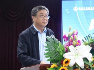 河南省民办中小学AI赋能与家校共育工作观摩交流会在洛阳偃师中成外国语学校举办