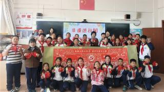 “崂山剪纸”在凤凰台小学绽放传统之美