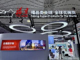 福建原创童书品牌青葫芦亮相第六届消博会 以“纸上乐高”惊艳国际舞台