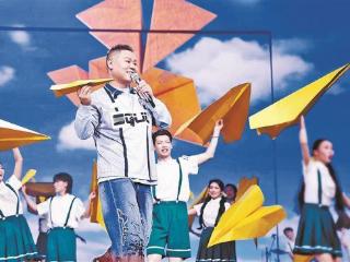 跨界当歌手 岳云鹏为何"非要唱"？演出前岳云鹏接受专访