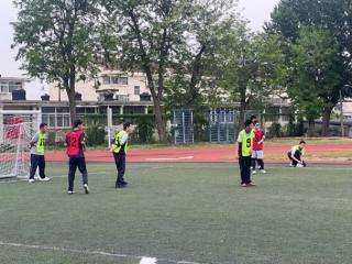 淄博市博山区实验中学：绿茵赛场展风采 足球少年燃激情