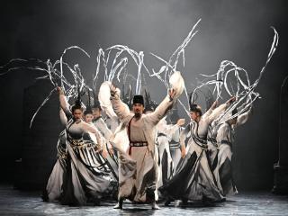 新闻纵深｜从《颜真卿》出圈看舞剧何以成为“新顶流”