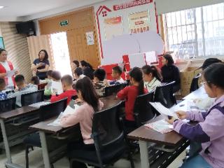 市镇社区开展宋锦珍珠画制作活动