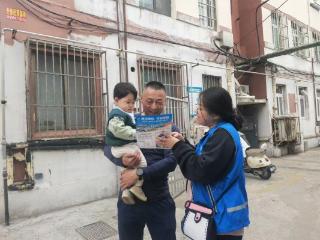 济宁市任城区阜桥街道安阜街社区开展“禁种铲毒入民心 无毒家园共守护”宣传活动