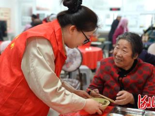 河北尚义：爱心食堂守护老人幸福“食”光