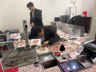 指尖拼出上千元！工行兴义普安支行暖心守护老人“受损积蓄”