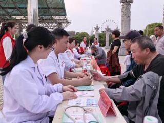 上饶市广信区妇幼保健院开展“妇幼健康项目”宣传义诊主题党日活动