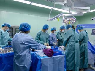 烟台山医疗集团高新区医院成功开展机器人辅助全髋关节置换术