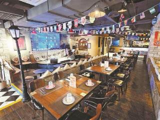 “观赛+”点燃消费新热潮 餐厅酒吧打造沉浸式足球氛围