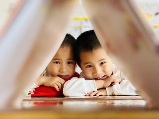 看这所幼儿园如何把阅读融入童年！