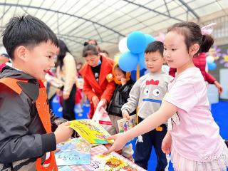 沈阳路幼儿园“跟着春风去阅读”