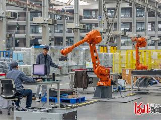 机器人产业链上的“摆渡人”