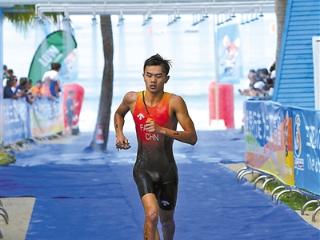 中国“铁人”范俊杰拿下首金