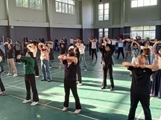 淄博市博山区四十亩地小学：齐练八段锦 健体悦身心