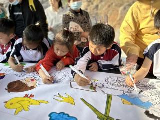 淄博市博山区四十亩地小学 小手拉大手 共护淄博蓝