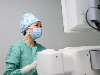 年轻时做过近视手术，还能再做白内障吗？ 贵阳爱尔“量眼定制”给出满意答案