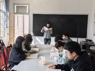 普定县马场镇组织西部计划志愿者开展“世界读书日”主题活动