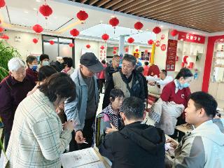 “情系老兵暖人心 健康护航赢好评”——泰山区学苑社区开展退役军人免费体检活动