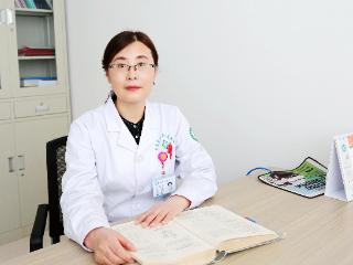 【口碑好医生】一路耕耘一路情，“英”日荷花别样“红”——记荣成市石岛人民医院耳鼻咽喉科主任闫红英