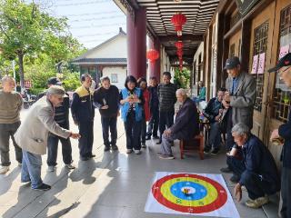 相城经开区北桥街道灵峰村：趣味赛场 老友同欢