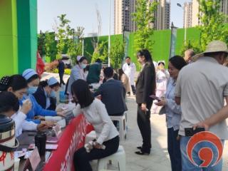 薛城区开展“4.25”全国儿童预防接种日集中宣传活动