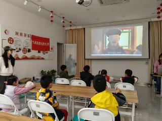 诗韵润童心 雅艺传经典