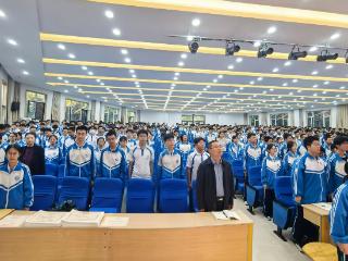 以考为镜 向学而行——济南市莱芜第一中学66级期中表扬大会燃爆了！